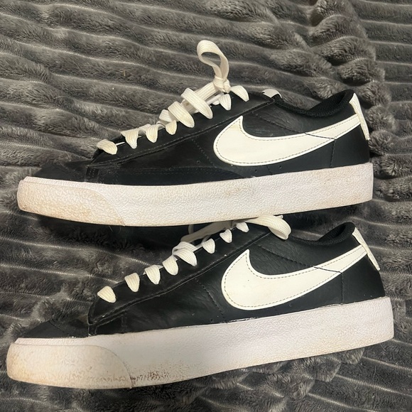 Kids Nike Sneakers - Picture 4 of 4